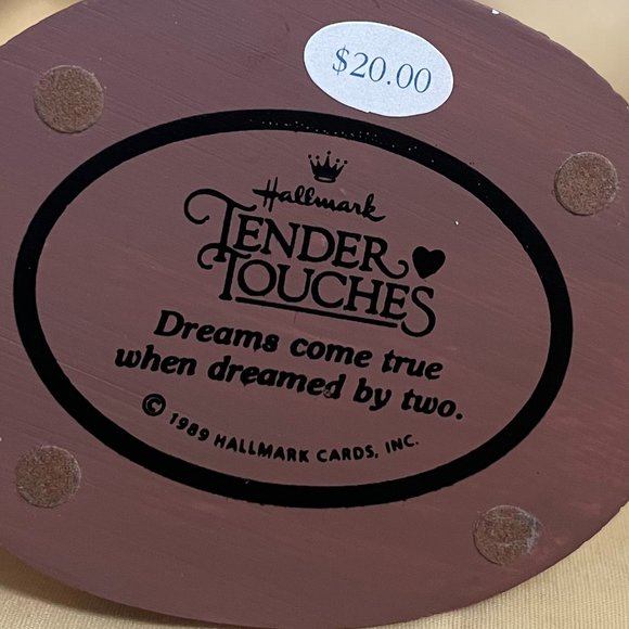 Bride and Groom Tender Touches Hallmark Figurine - Picture 4 of 6